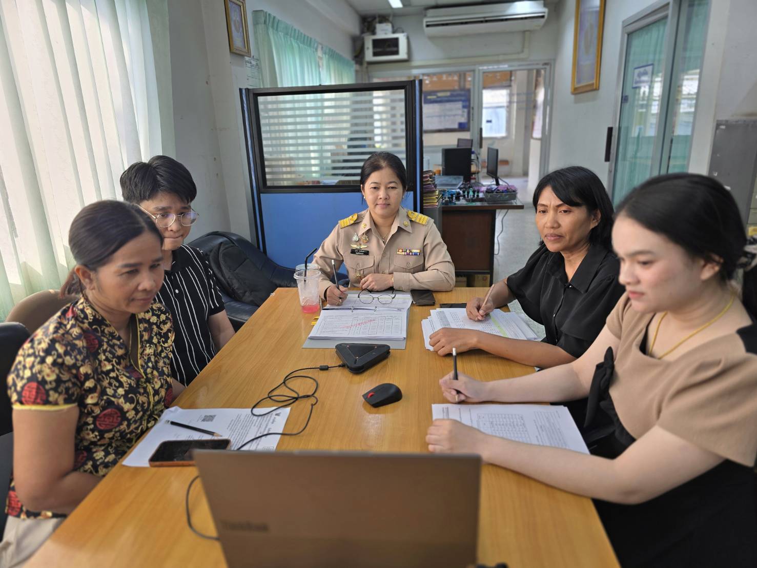 title - ส.ป.ก. เพชรบุรี ร่วมรับฟังการประชุมชี้แจงตัวชี้วัดตามคำรับรองการปฏิบัติราชการระดับหน่วยงานของ ส.ป.ก. จังหวัด ประจำปีงบประมาณ พ.ศ. 2569